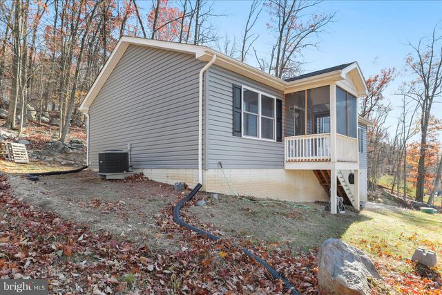 1496 ROLLING LN, Harpers Ferry, WV 25425