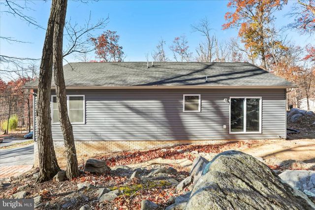 1496 ROLLING LN, Harpers Ferry, WV 25425