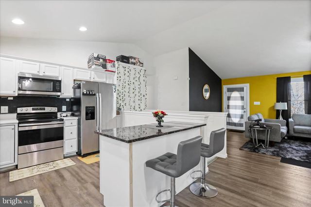 1496 ROLLING LN, Harpers Ferry, WV 25425