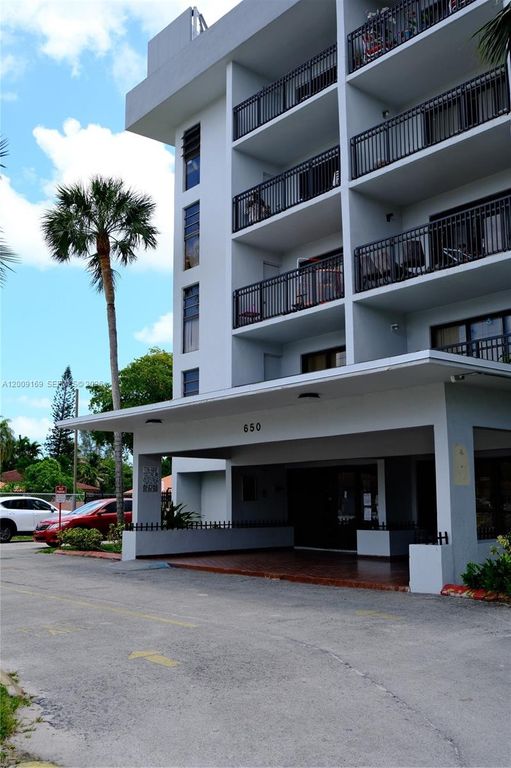 650 NE 149th St 505F, Miami, FL 33161