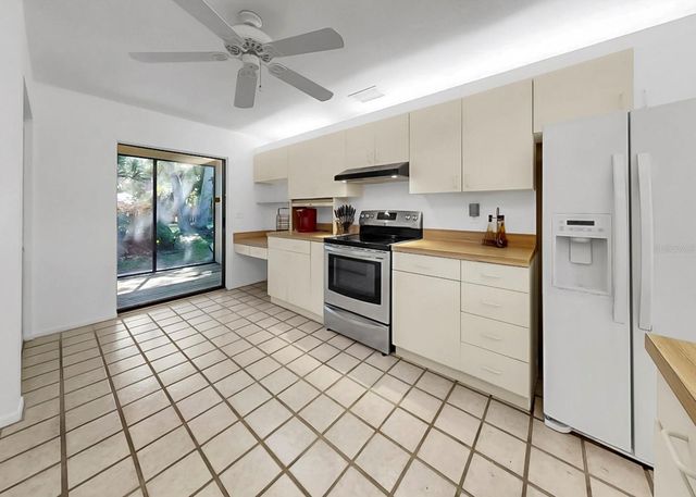 948 WINTER GARDEN DRIVE, Sarasota, FL 34243