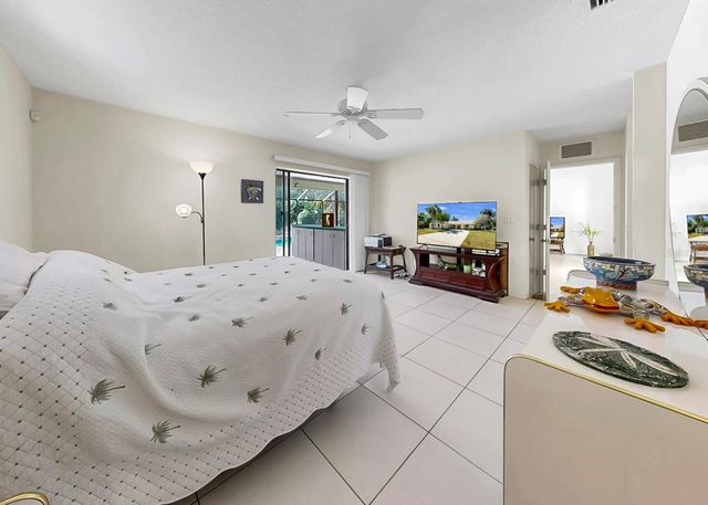 948 WINTER GARDEN DRIVE, Sarasota, FL 34243