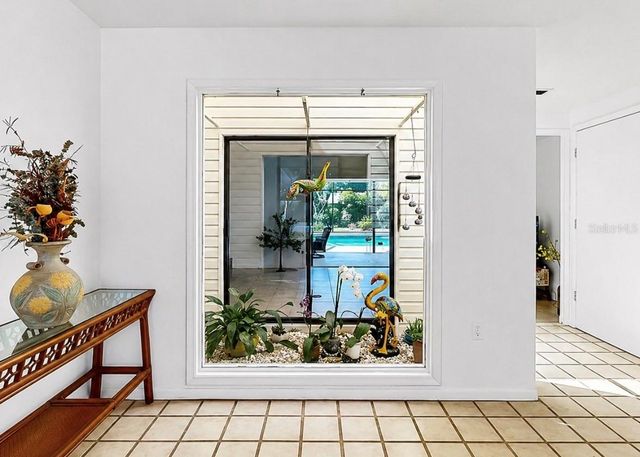 948 WINTER GARDEN DRIVE, Sarasota, FL 34243
