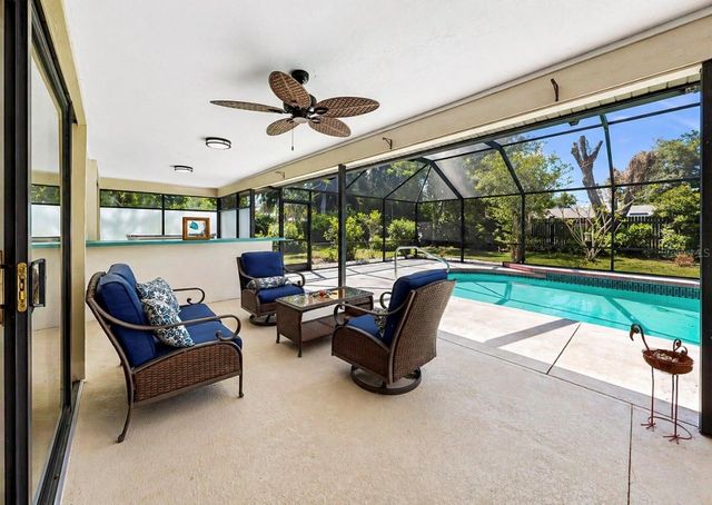 948 WINTER GARDEN DRIVE, Sarasota, FL 34243