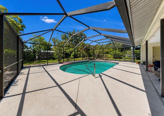 948 WINTER GARDEN DRIVE, Sarasota, FL 34243