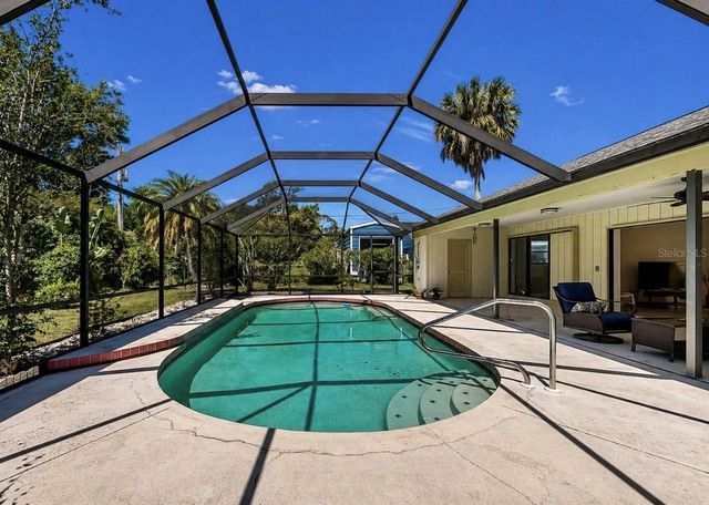 948 WINTER GARDEN DRIVE, Sarasota, FL 34243