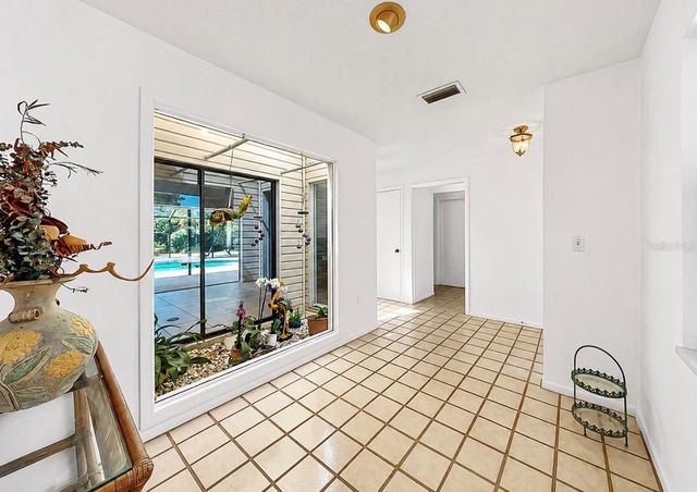 948 WINTER GARDEN DRIVE, Sarasota, FL 34243