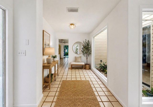 948 WINTER GARDEN DRIVE, Sarasota, FL 34243