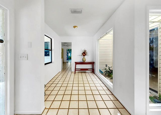 948 WINTER GARDEN DRIVE, Sarasota, FL 34243