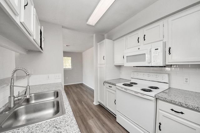 14550 Fonmeadow Drive 1406, Houston, TX 77035