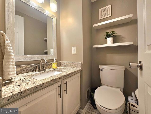7823 PAINTED DAISY DR, Springfield, VA 22152