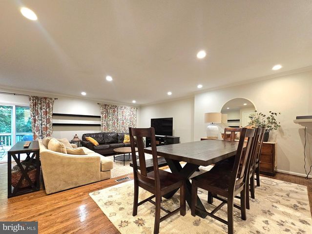7823 PAINTED DAISY DR, Springfield, VA 22152