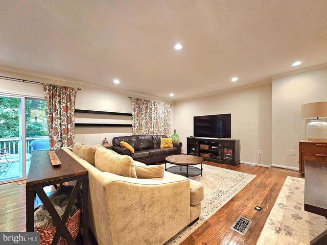 7823 PAINTED DAISY DR, Springfield, VA 22152