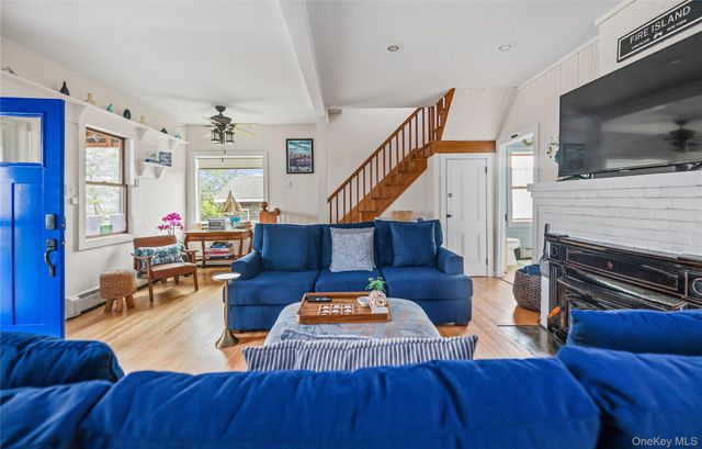 639 Ocean Breeze Walk, Ocean Beach, NY 11770