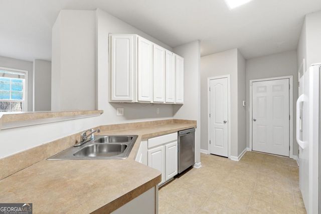 1006 Ivydale Circle, Lawrenceville, GA 30045