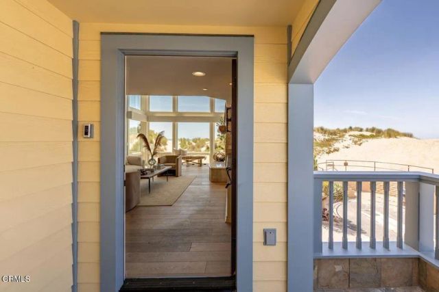 1096 Belfast Lane, Ventura, CA 93001