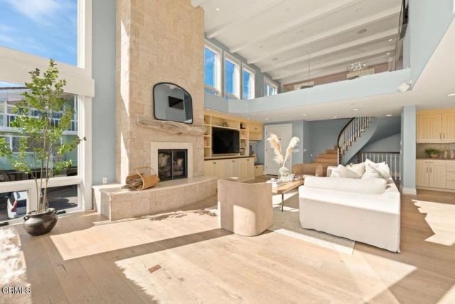 1096 Belfast Lane, Ventura, CA 93001