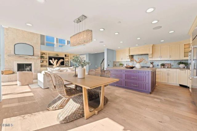 1096 Belfast Lane, Ventura, CA 93001