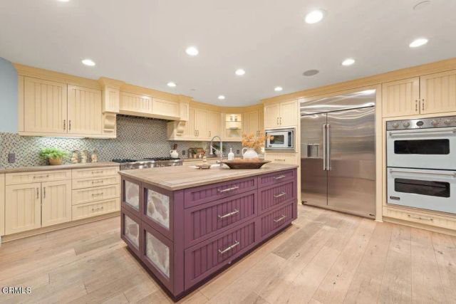 1096 Belfast Lane, Ventura, CA 93001