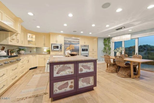 1096 Belfast Lane, Ventura, CA 93001