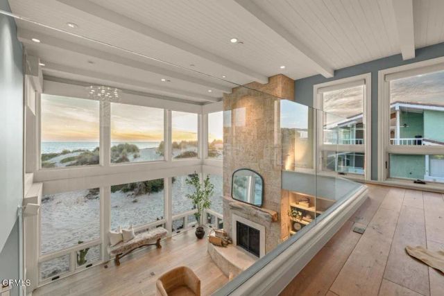 1096 Belfast Lane, Ventura, CA 93001