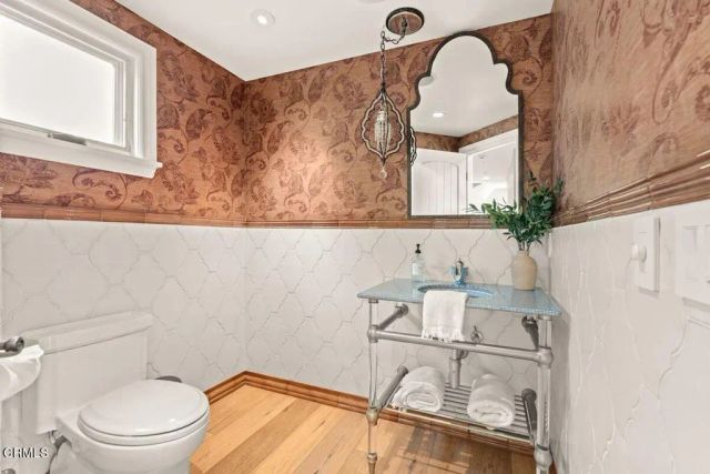 1096 Belfast Lane, Ventura, CA 93001