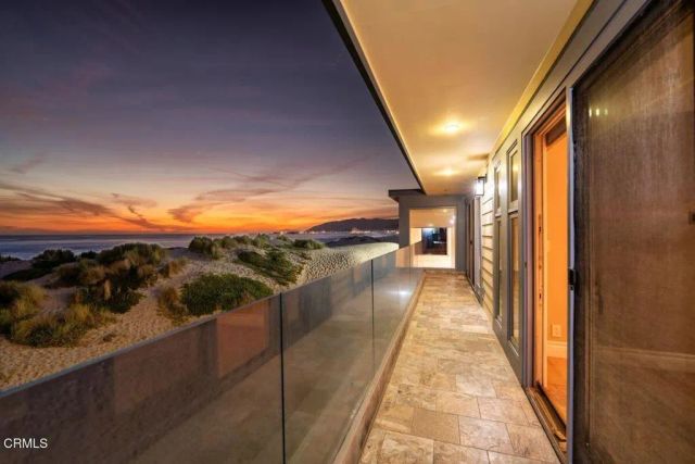 1096 Belfast Lane, Ventura, CA 93001