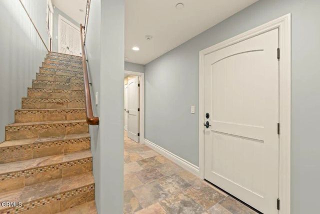 1096 Belfast Lane, Ventura, CA 93001