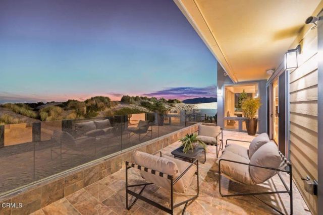 1096 Belfast Lane, Ventura, CA 93001