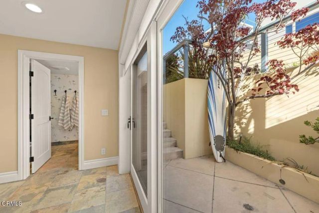 1096 Belfast Lane, Ventura, CA 93001