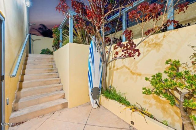 1096 Belfast Lane, Ventura, CA 93001