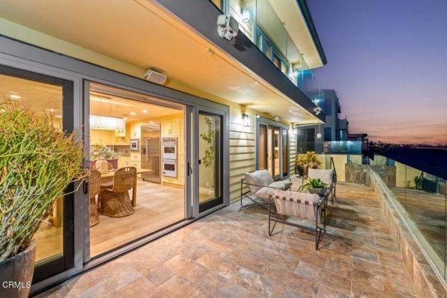 1096 Belfast Lane, Ventura, CA 93001