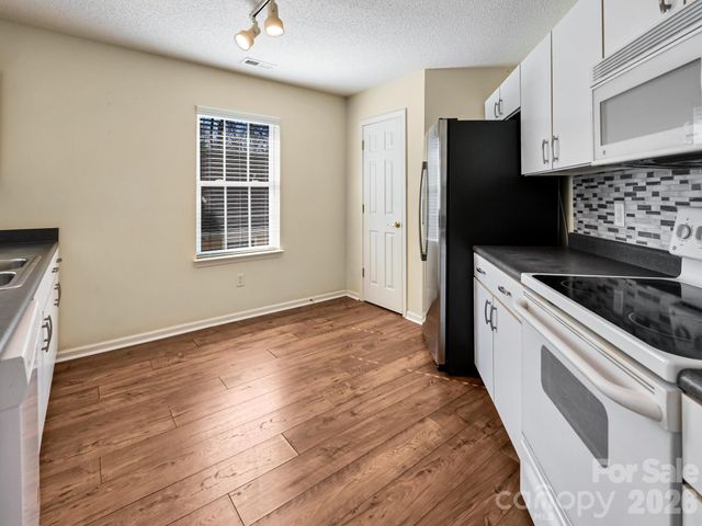 72 Creeks End Circle, Mills River, NC 28759