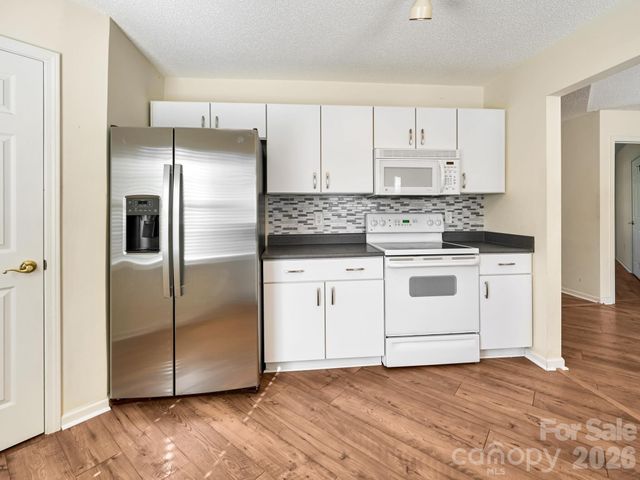 72 Creeks End Circle, Mills River, NC 28759