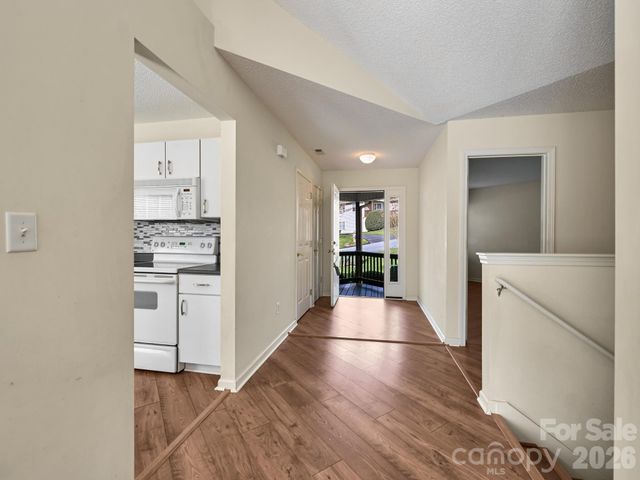 72 Creeks End Circle, Mills River, NC 28759