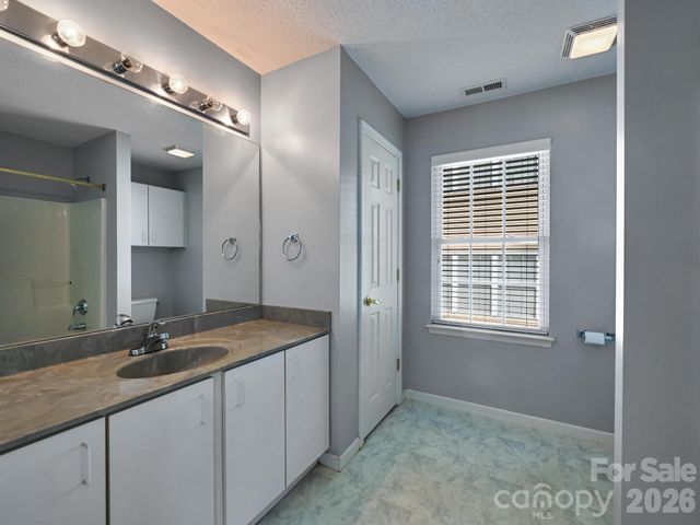 72 Creeks End Circle, Mills River, NC 28759