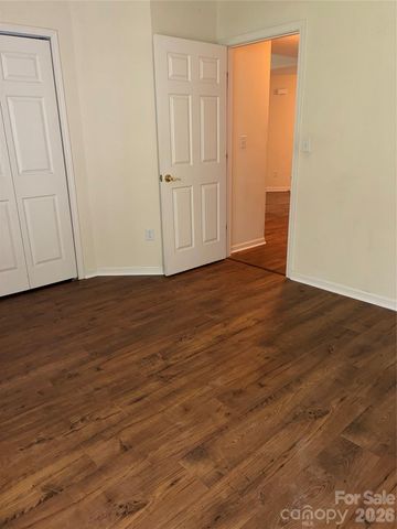 72 Creeks End Circle, Mills River, NC 28759