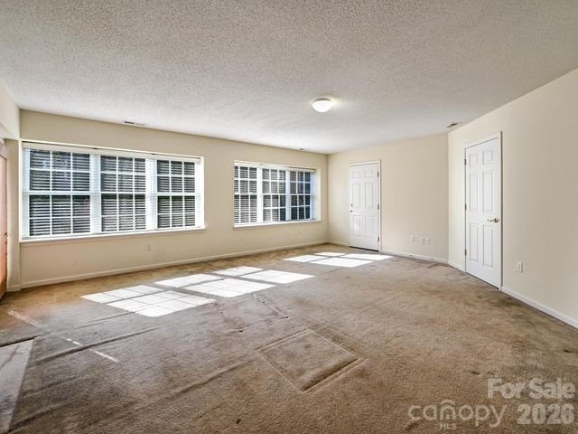 72 Creeks End Circle, Mills River, NC 28759
