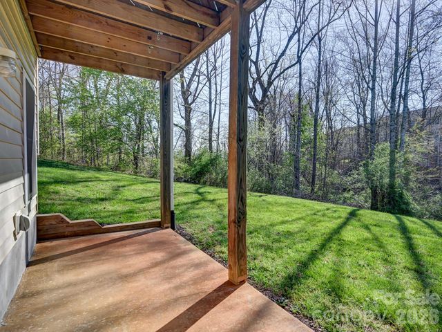 72 Creeks End Circle, Mills River, NC 28759