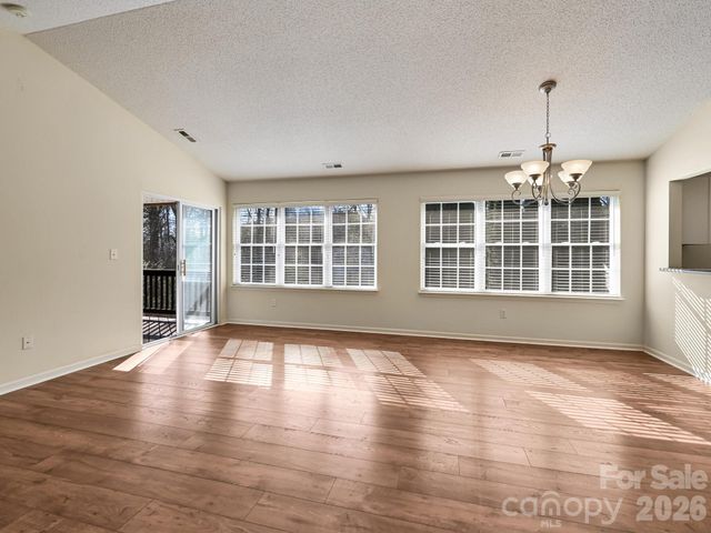 72 Creeks End Circle, Mills River, NC 28759