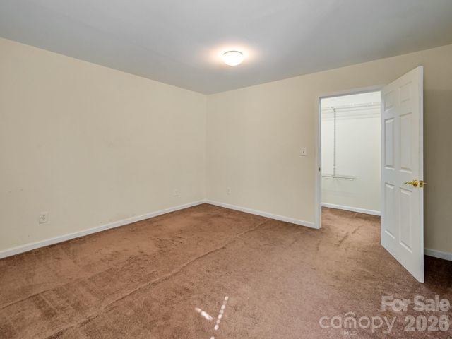 72 Creeks End Circle, Mills River, NC 28759