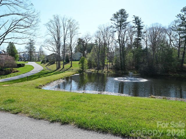 72 Creeks End Circle, Mills River, NC 28759