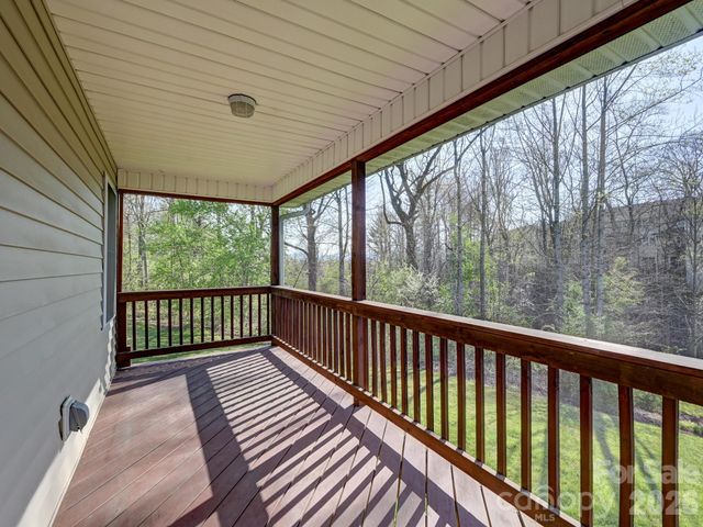 72 Creeks End Circle, Mills River, NC 28759