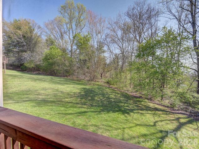 72 Creeks End Circle, Mills River, NC 28759