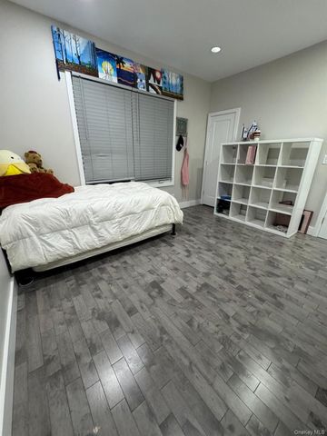 588 W Broadway 1, Cedarhurst, NY 11516