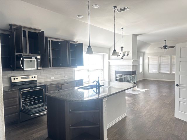 1819 Isabella Court, Glenn Heights, TX 75154