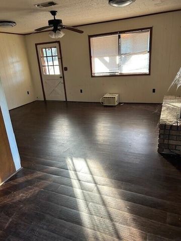 446 Earl Perkins Rd, Pitkin, LA 70656