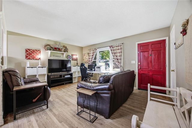 3903 N Osage Street, Independence, MO 64050
