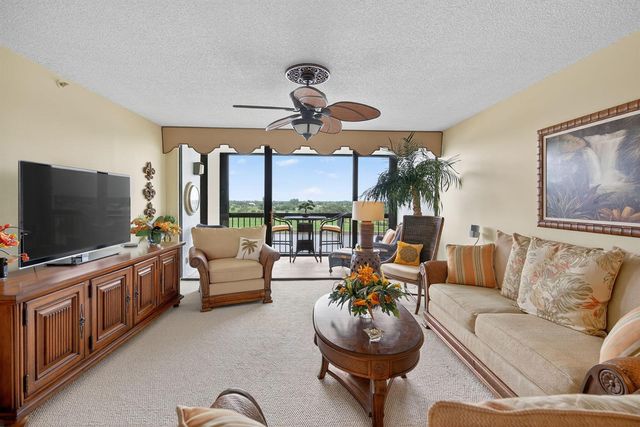 356 Golfview Road 609, North Palm Beach, FL 33408