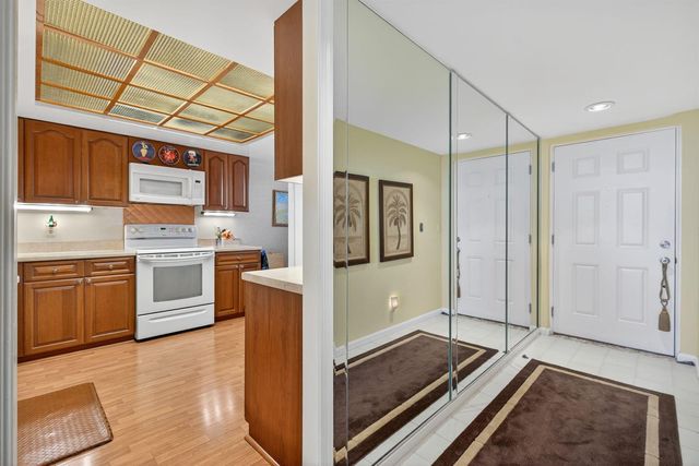 356 Golfview Road 609, North Palm Beach, FL 33408
